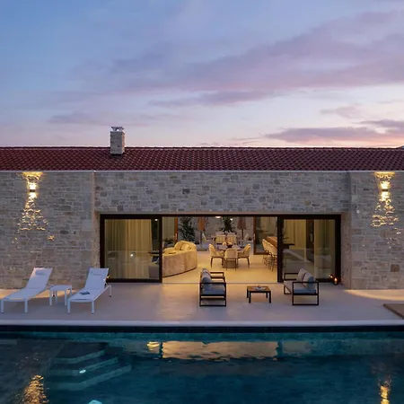 Beautiful In With Sauna Tatil Evi Sikovo